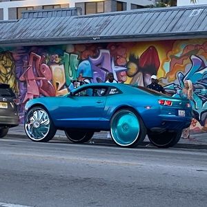 Meet your Posher, Nelly